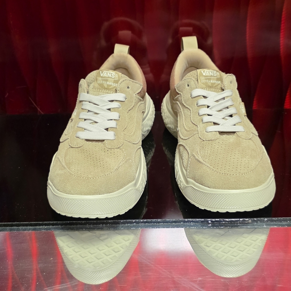 Vans MTE Ultrarange Neo VR3 – Suede Cornstalk Men's 11 Women's 12.5
